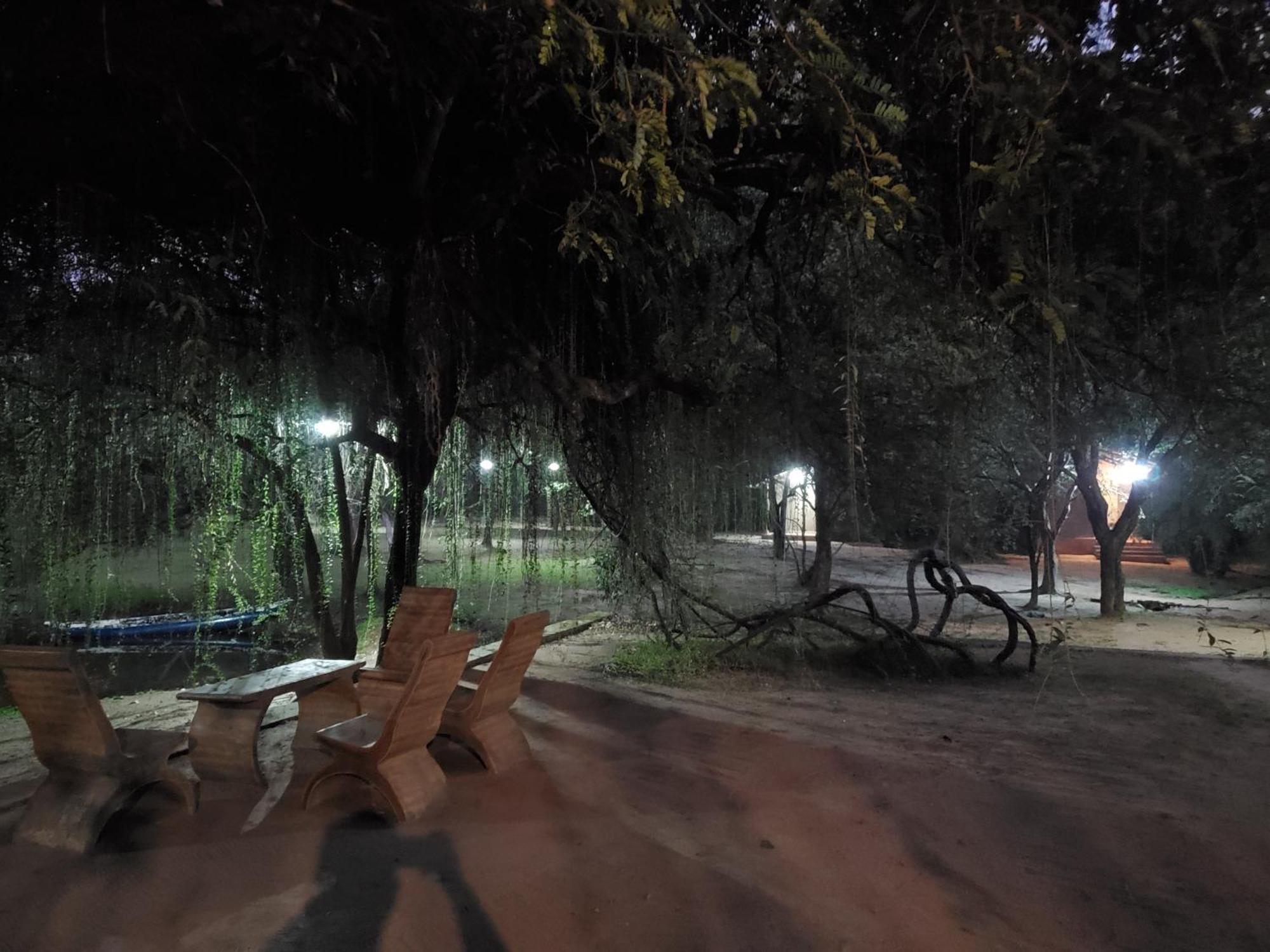 Clay Hut Village Polonnaruwa Εξωτερικό φωτογραφία