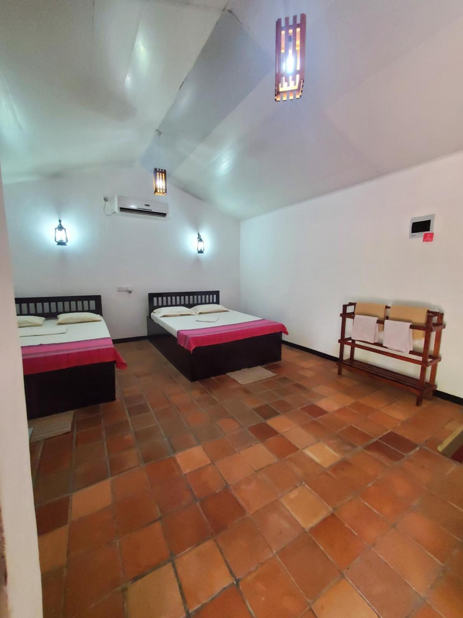 Clay Hut Village Polonnaruwa Εξωτερικό φωτογραφία